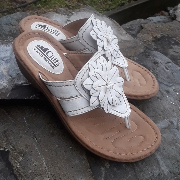 Cliff's by White Mountain Shoes - NWOT Cliffs by White Mountian sandals